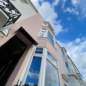 Frühstückspension 27, Hove